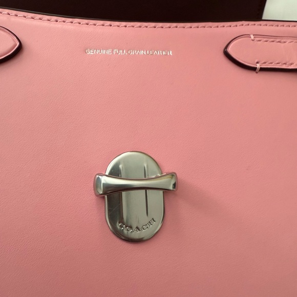 COACH Sammy 21 in glove tanned leather. - Picture 11 of 16